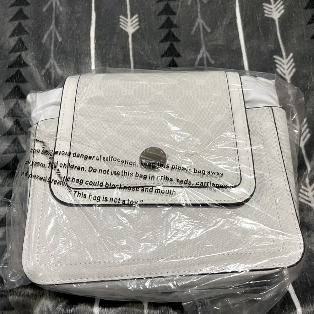 STEVE MADDEN WHITE BEFERN CROSSBODY NEW WITH TAGS